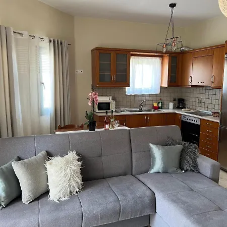 Antonis Kavros In The Center Of Chania * La Canée